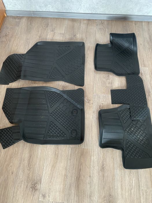 Продам коврики лада гранта