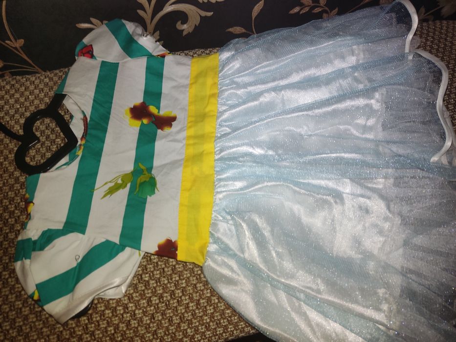 Новое нарядное детское платье