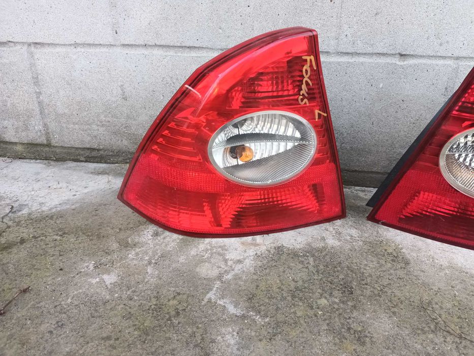 ляв и десен стоп за форд фокус 2 седан 04 -11 FORD FOCUS II