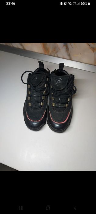 Adidași în stare foarte buna