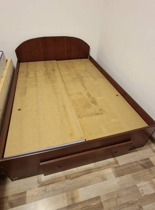Vând cadru pat 140x200