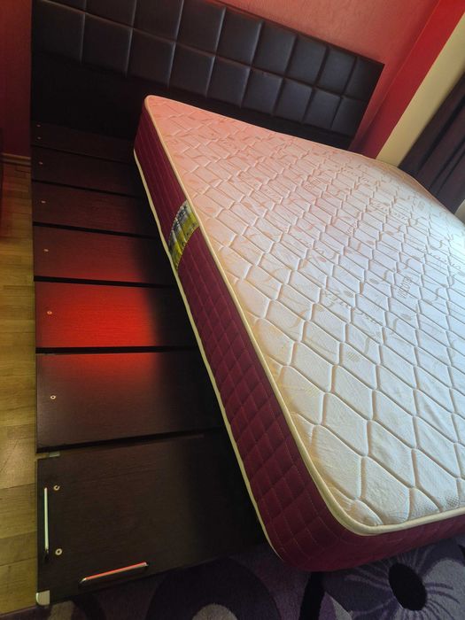 Vând pat cu saltea 180X200 cm