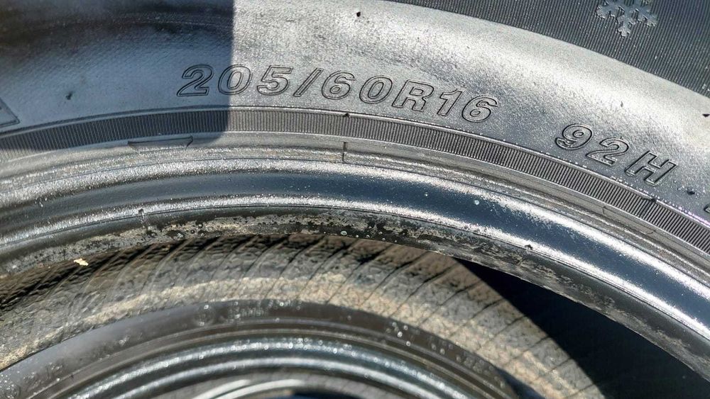 Anvelope iarna 205 60 R16 M+S, stare foarte buna.