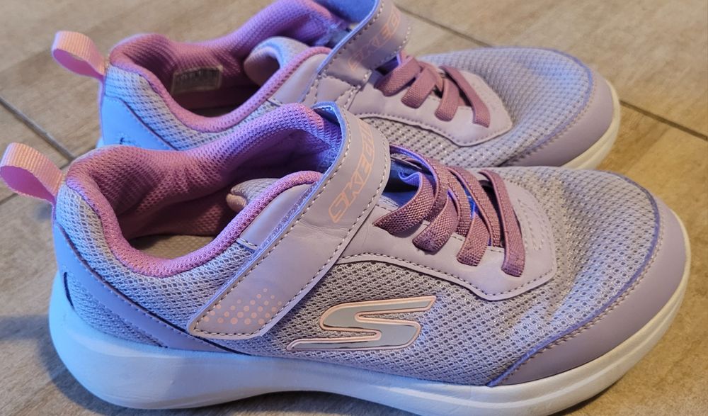 Adidasi Skechers marimea 36
