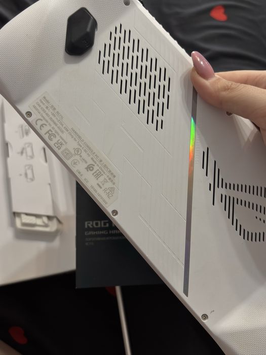 игровая приставка ASUS ROG Ally