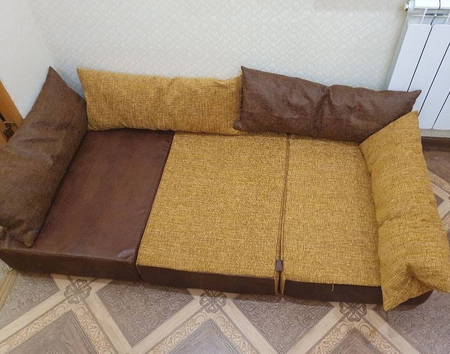 Продам бескаркасный диван