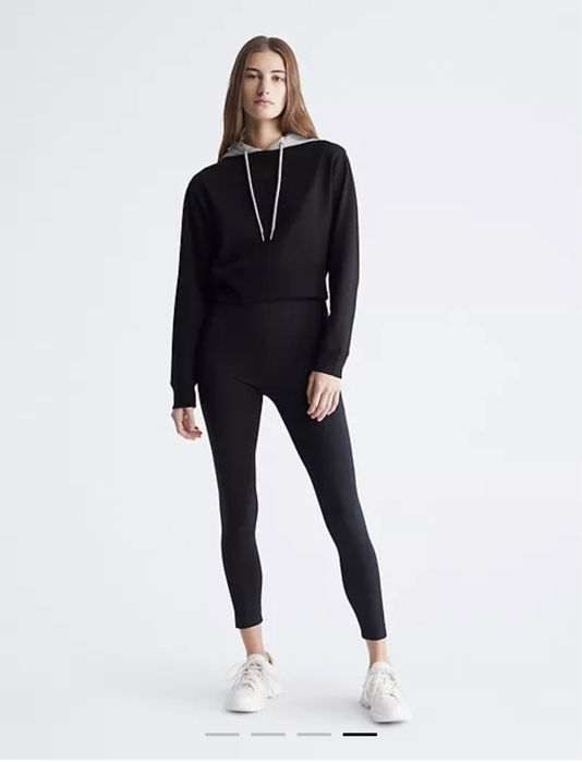 Худи укороченное Calvin Klein