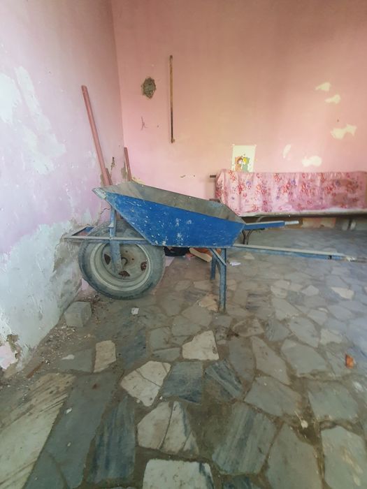 Продаётся бытовая техника и мебель