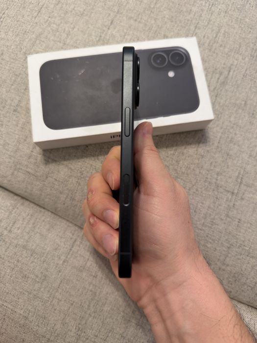 iphone 16 black 128gb baterie 100%, ca NOU