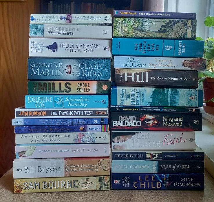 Разпродажба на книги на английски език - разнообразие от жанрове!