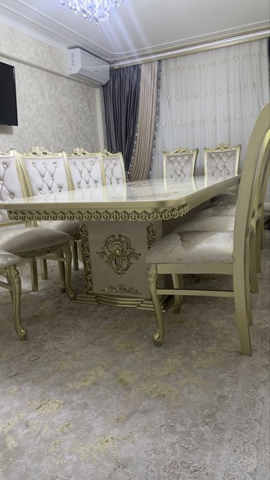 Стол стулья состояние отличное