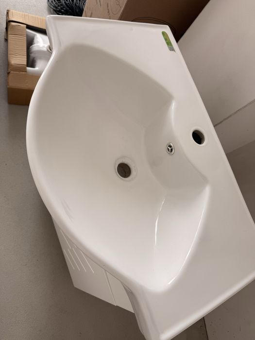 Водоустийчив шкаф за баня