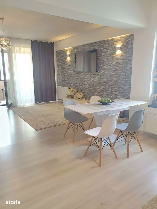 Luxury Villa Apartment in Central Constanța: 3 Rooms, 2 Baths, Parking