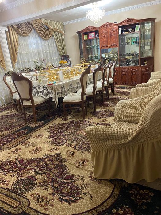 Dom sotiladi 5 xonali.