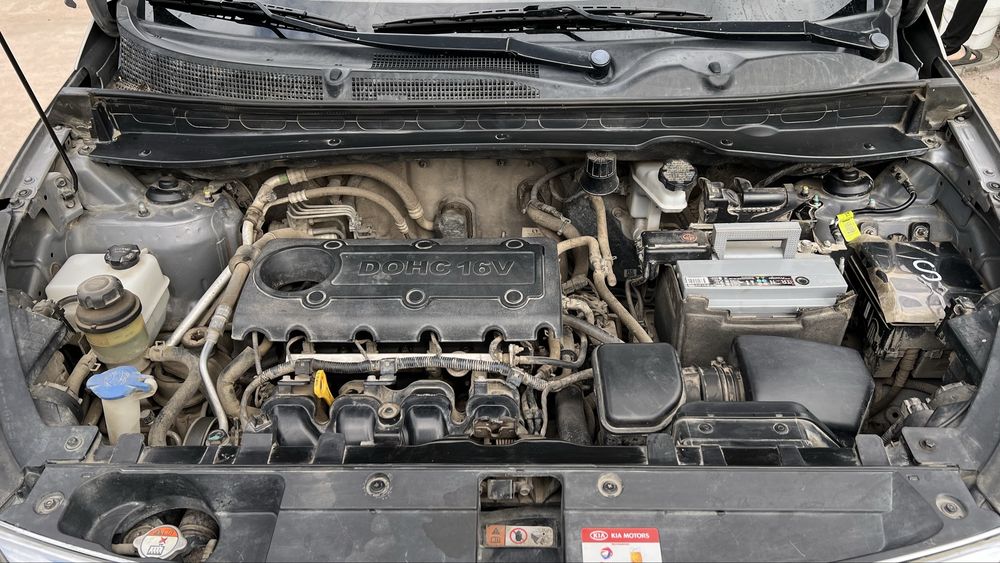 Машина Kia Sportage 2,4л