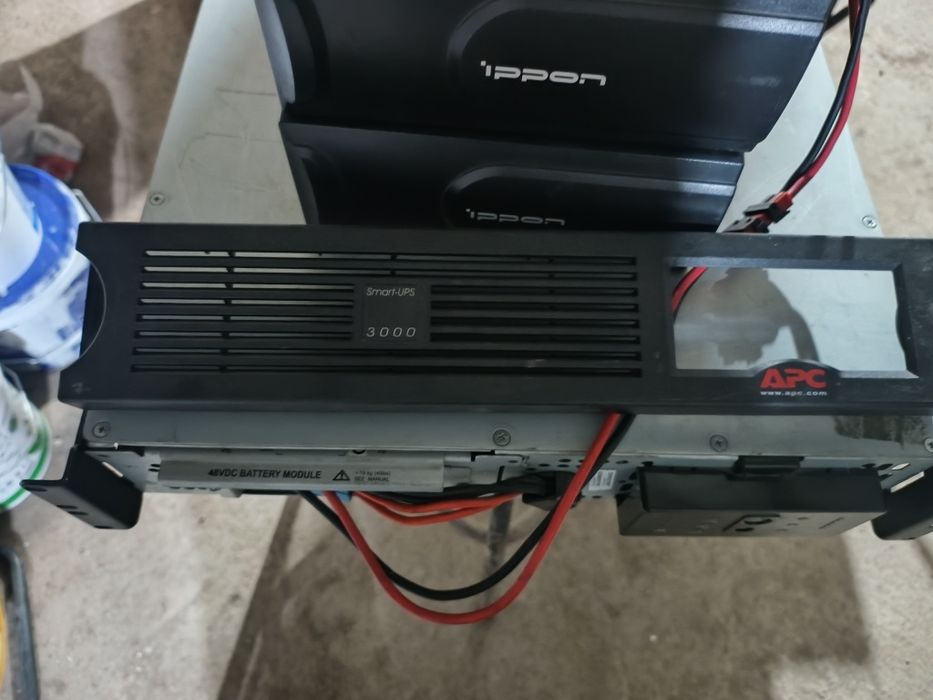 Источник бесперебойного питания APC 3000RU