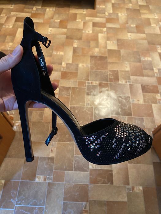 Продам туфли женские