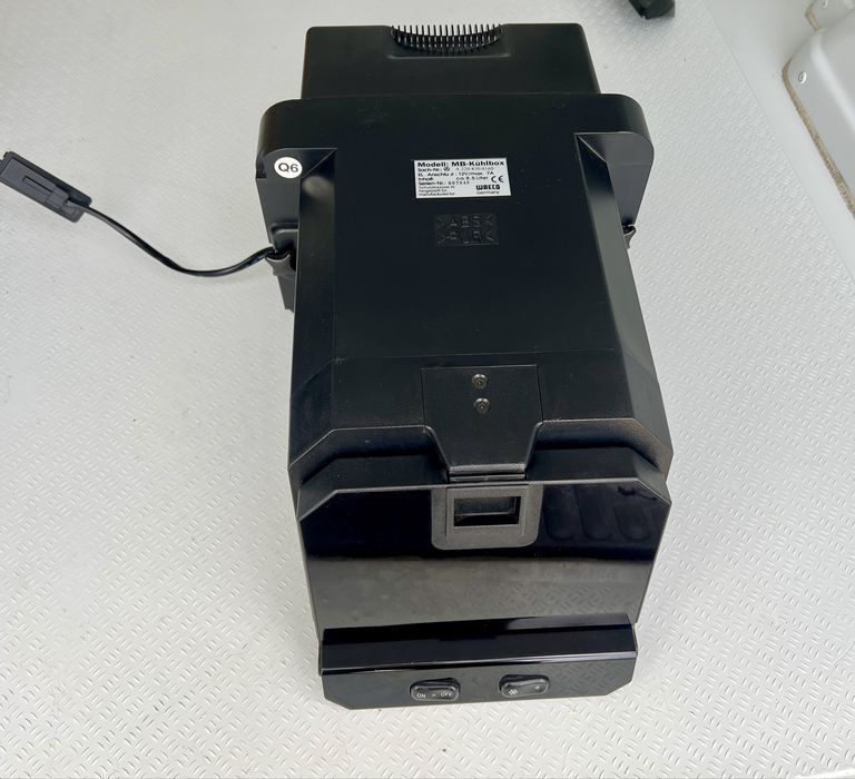 Хладилник WAECO за Мерцедес / Mercedes W220 S-класа