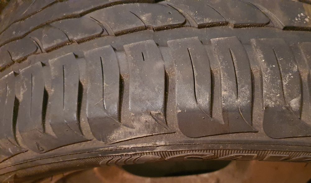 Mercedes джанти(3 бр. - 15") с 2 бр. летни гуми SAVA