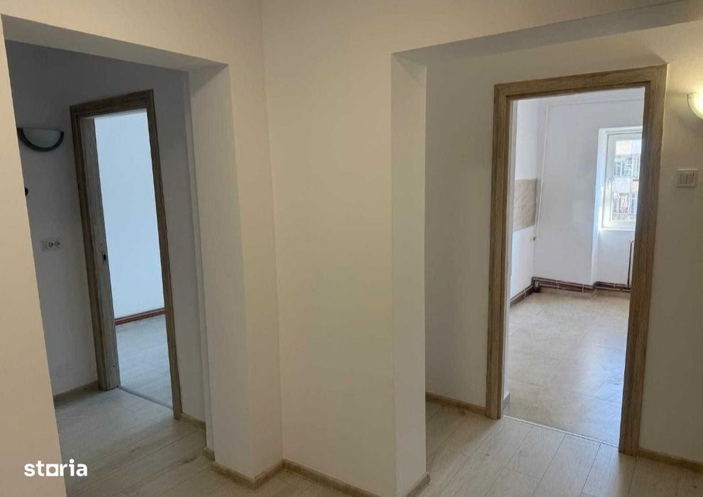 Etaj 4/10 - 2 camere decomandat - renovat - liber - Dacia