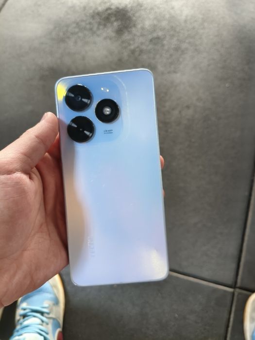 Tecno Spark GO 2024 (торг есть)