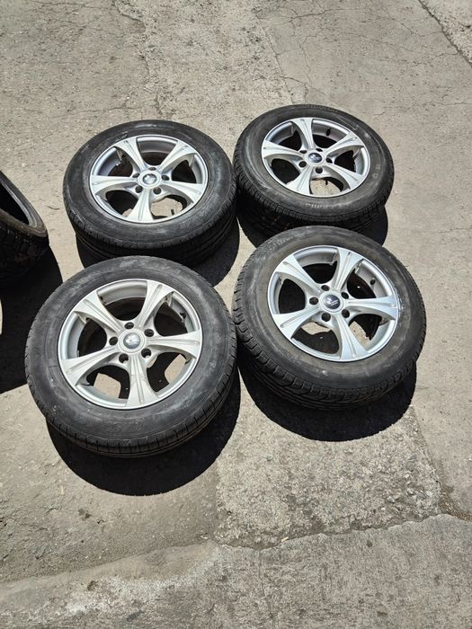 Продавам лети джанти 15 цола с гуми летни !