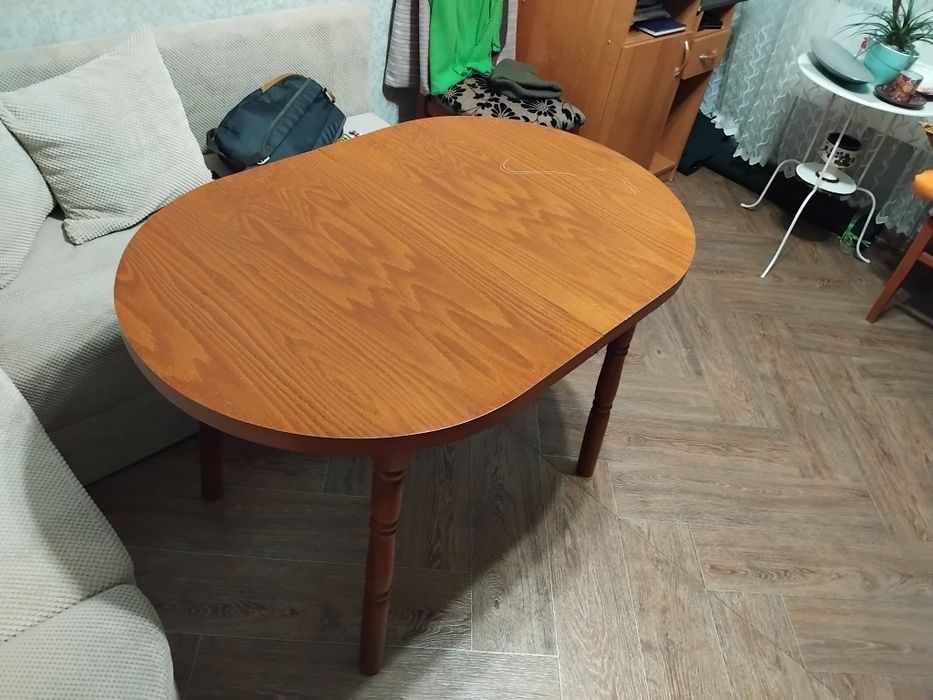 Маса  елипса разтегателена