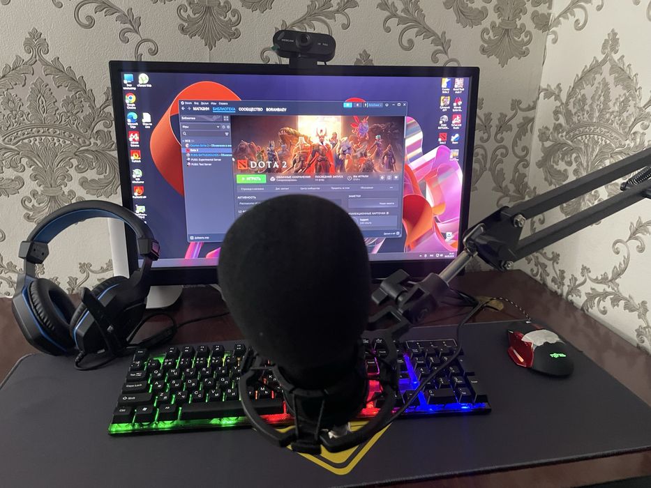 Стримға шығуға дайын комп обмен бар