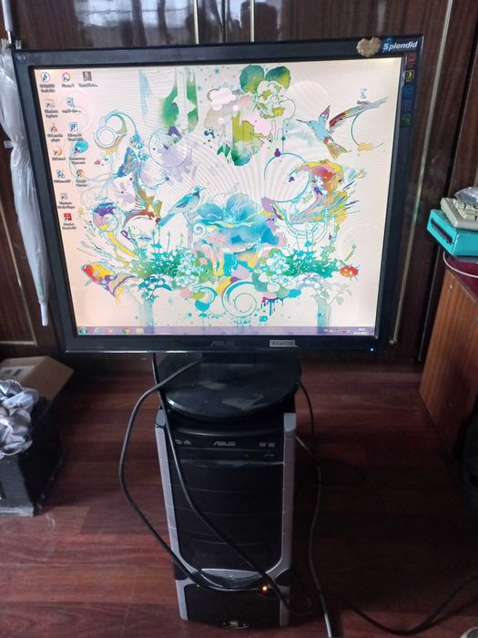 Компютри 2 броя.