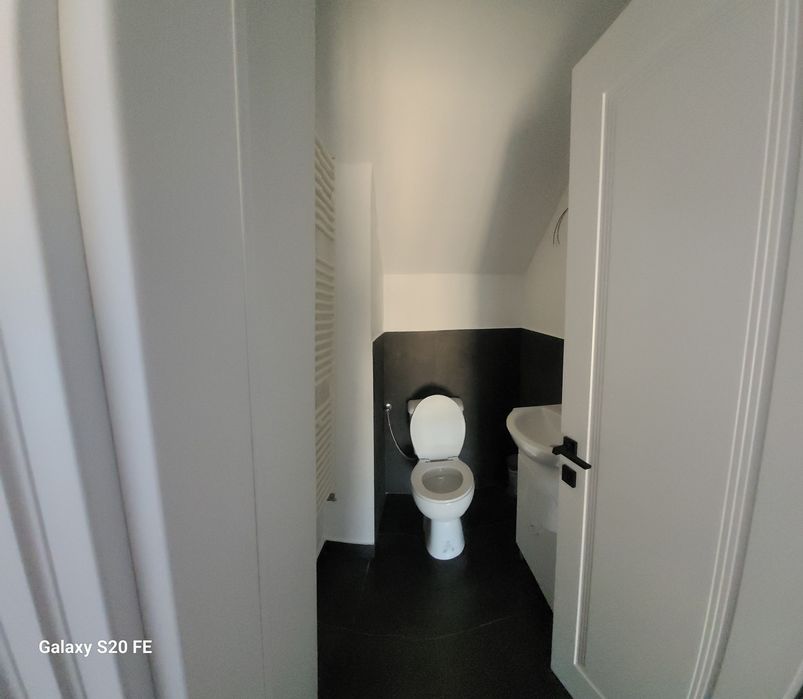Închiriez apartament în zona Coramed