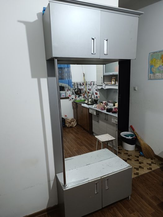 Прихошка и айнасмен и подставка