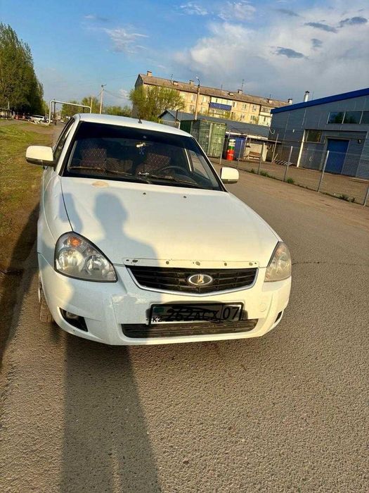 Продам машину Приора
