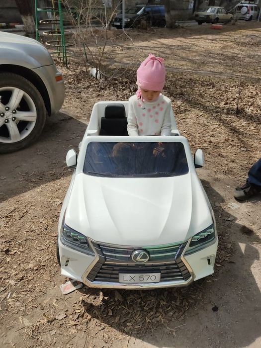 Электромобиль детский