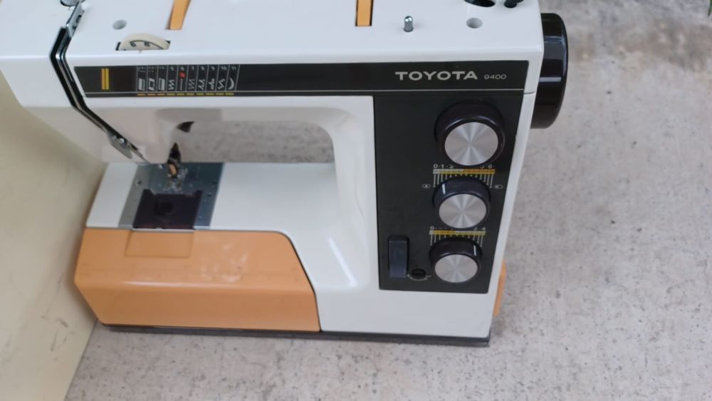 Mașini de cusut electrica cu pedala și zig zag originala