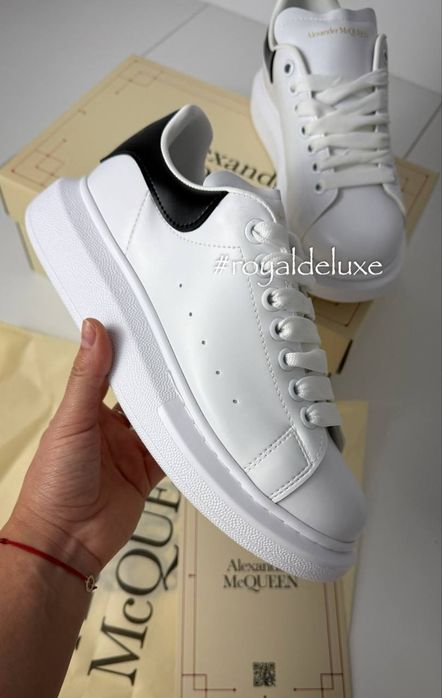 Adidasi barbati McQueen