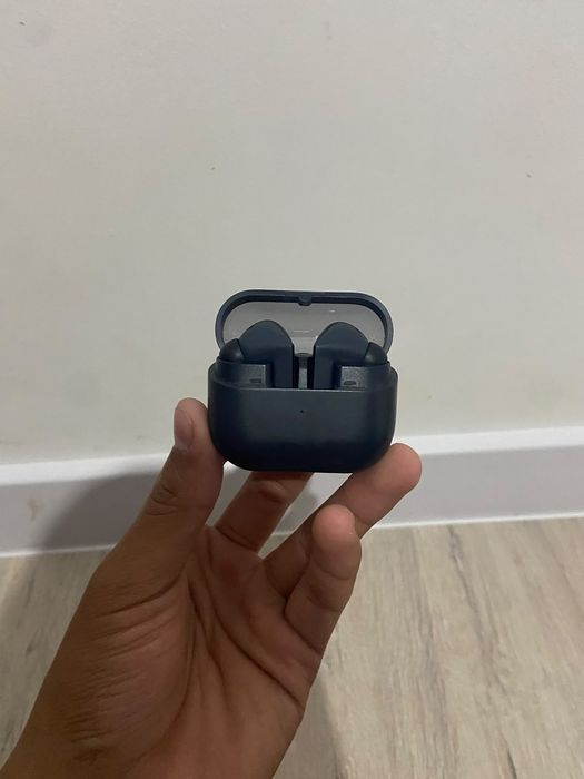 galaxy buds 3fe.