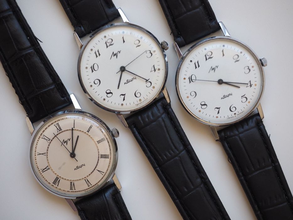 Ceas sovietic Luch, quartz, funcțional, curea nouă, URSS, retro
