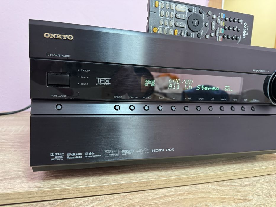 Onkyo TX-NR807 качествен ресивър