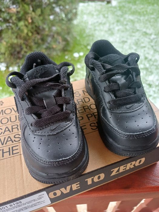 Vand pantofi sport Nike pentru copii, numarul 21, Unisex