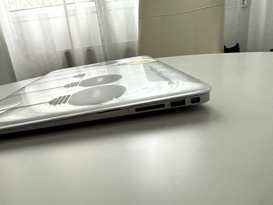 Laptop Mac Book Air 13 , I5,