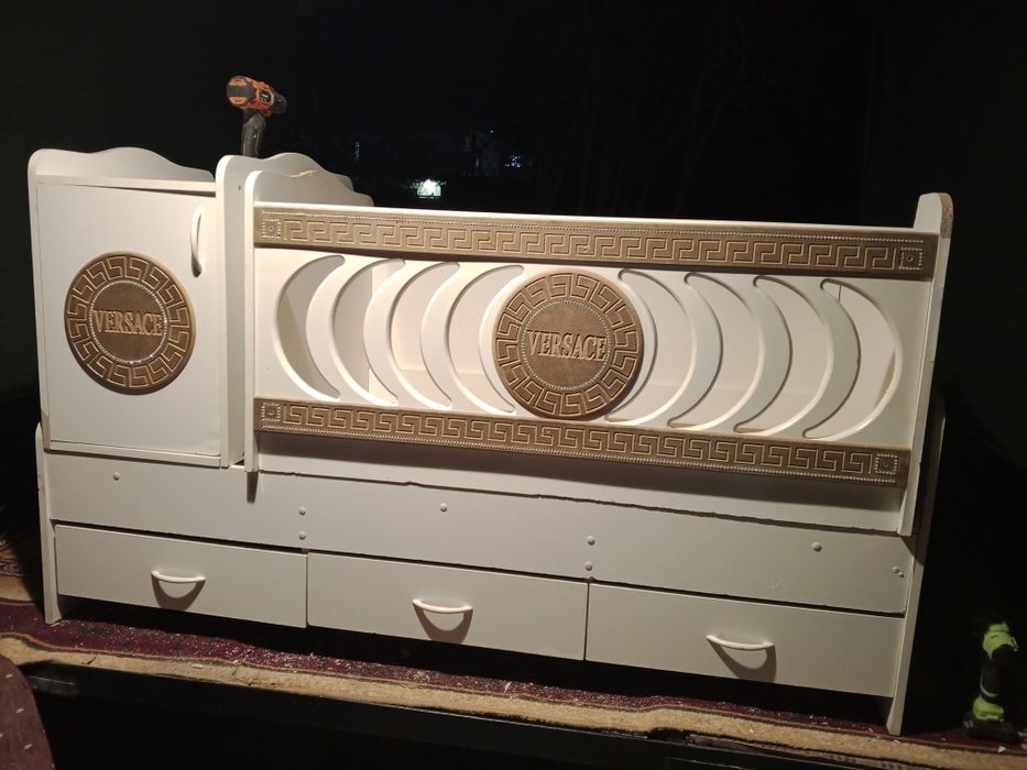 Детская кроватка