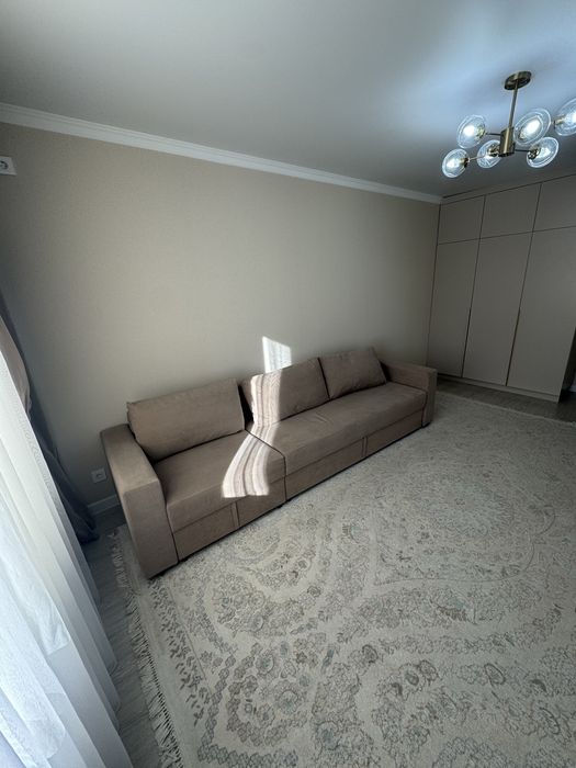 Продам диван раскалдной 3 метровый