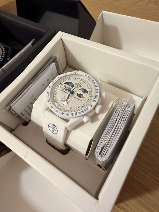 Omega moonswatch