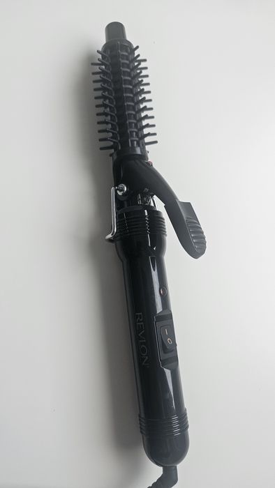 Ondulator de păr UK – 30 lei/bucată