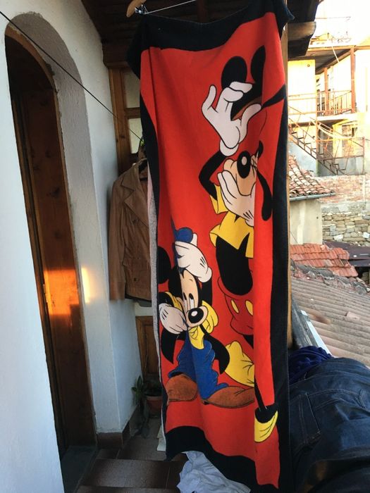 Оригинална ретро кърпа на Дисни. Голяма с Мики и Гуфи