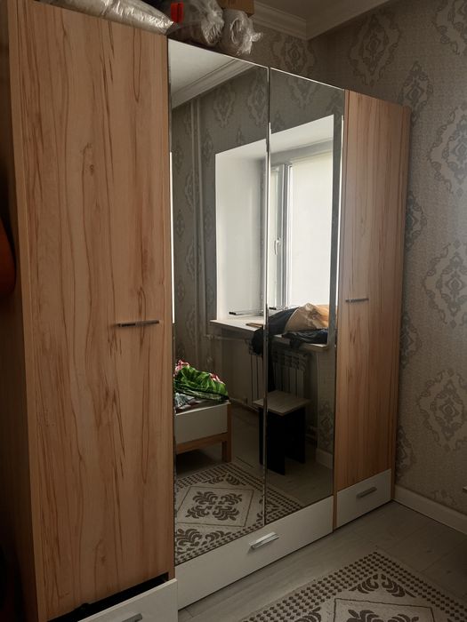 Продам спальний гарнитур ( кровать, шкаф)