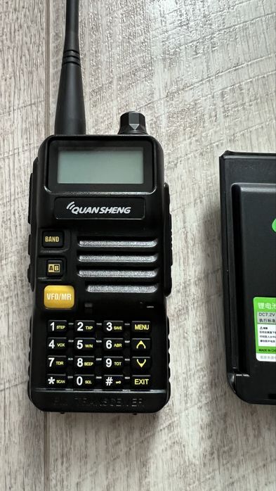 Радиостанция Quansheng uv-r50.