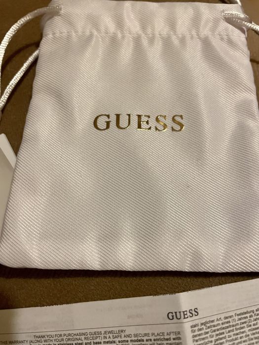 Guess комплект за бижу + сертификат