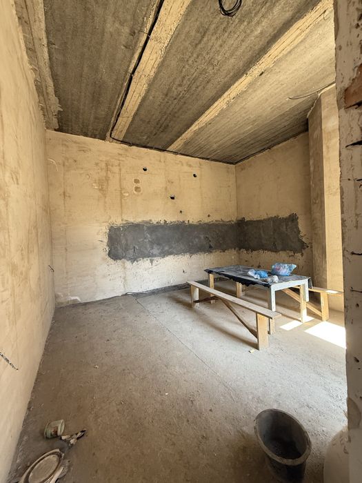 Юнусабад р-н,Бободехкон м-ля,Евро коробка 2.1 сотки ,6 комнат ,4 с/у