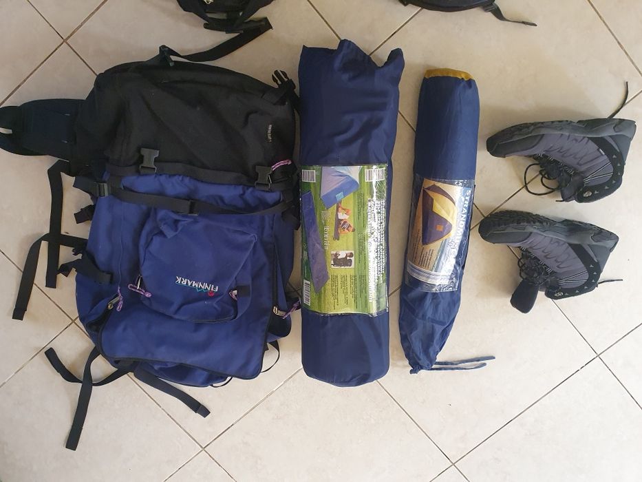 Cort, saltea cort, rucsac munte, incaltaminte si bete trekking